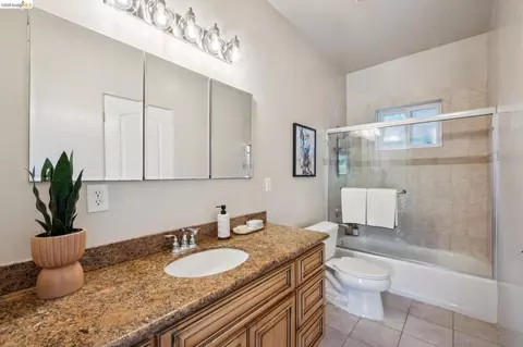 Bath - 6929 Bristol Dr, Berkeley, CA 94705 photo 4 of 6