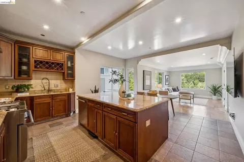 Kitchen - 6929 Bristol Dr, Berkeley, CA 94705 photo 4 of 4