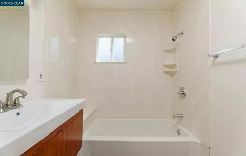 Bath - 252 Madison Ave, Bay Point, CA 94565 photo 1 of 2