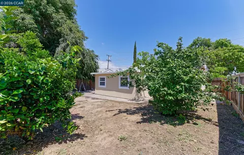 Exterior - 252 Madison Ave, Bay Point, CA 94565 photo 7 of 7