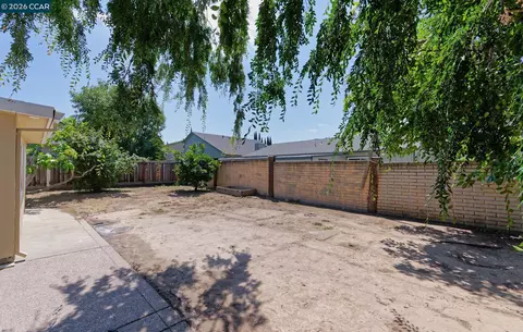 Exterior - 252 Madison Ave, Bay Point, CA 94565 photo 4 of 7