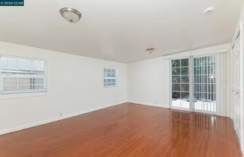 Living - 252 Madison Ave, Bay Point, CA 94565 photo 2 of 6