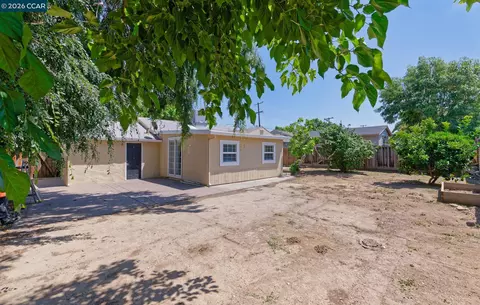 Exterior - 252 Madison Ave, Bay Point, CA 94565 photo 3 of 7