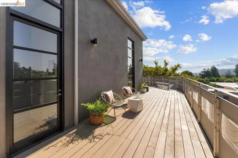 Exterior - 875 Colusa Ave, Berkeley, CA 94707 photo 5 of 9