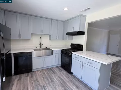 219 W Leland Rd, Pittsburg, CA 94565