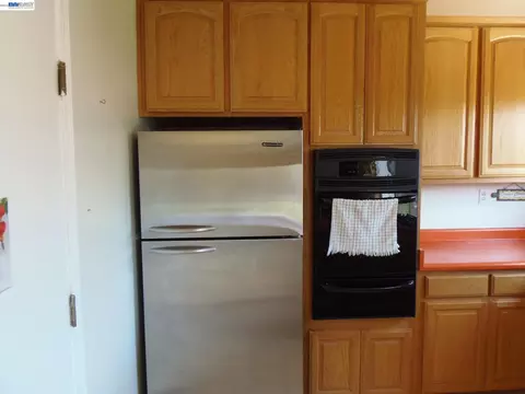 Kitchen - 8155 Elgin Ln, Dublin, CA 94568 photo 3 of 6
