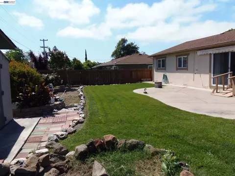 Exterior - 8155 Elgin Ln, Dublin, CA 94568 photo 6 of 10
