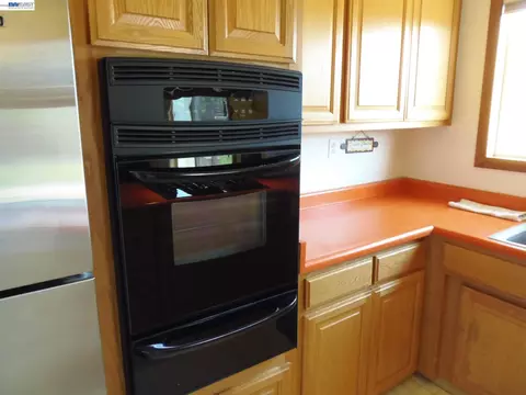 Kitchen - 8155 Elgin Ln, Dublin, CA 94568 photo 4 of 6