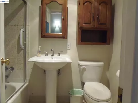 Bath - 8155 Elgin Ln, Dublin, CA 94568 photo 1 of 4