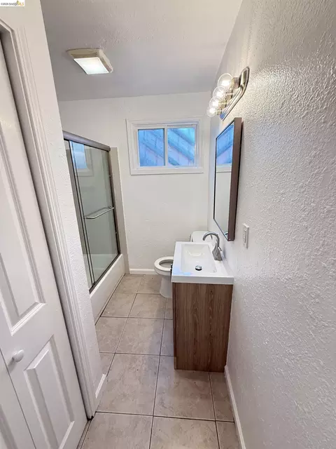 Bath - 1817 73rd Ave, Oakland, CA 94621 photo 1 of 2