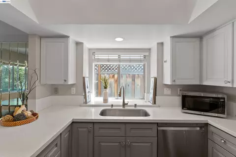 Kitchen - 6159 Corte Padre, Pleasanton, CA 94566 photo 3 of 6
