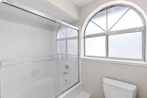 Bath - 6159 Corte Padre, Pleasanton, CA 94566 photo 6 of 7