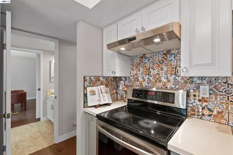 Kitchen - 6159 Corte Padre, Pleasanton, CA 94566 photo 5 of 6