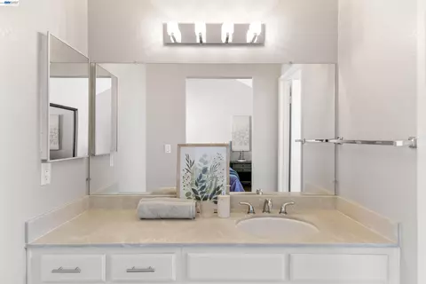 Bath - 6159 Corte Padre, Pleasanton, CA 94566 photo 5 of 7