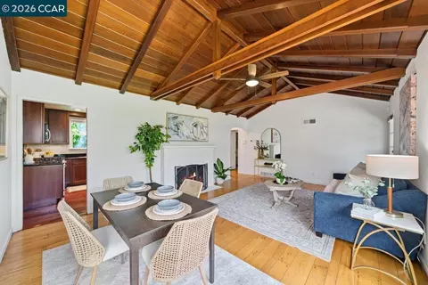Living - 1306 Mariposa St, Vallejo, CA 94590 photo 2 of 7