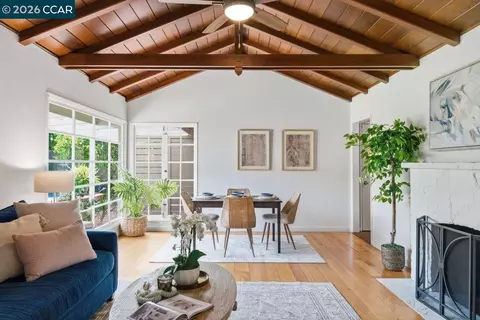 Living - 1306 Mariposa St, Vallejo, CA 94590 photo 7 of 7