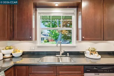 Kitchen - 1306 Mariposa St, Vallejo, CA 94590 photo 5 of 5