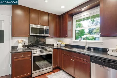 Kitchen - 1306 Mariposa St, Vallejo, CA 94590 photo 1 of 5