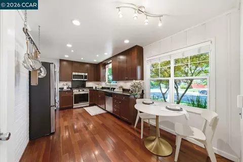 Kitchen - 1306 Mariposa St, Vallejo, CA 94590 photo 2 of 5