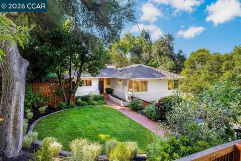 32 Las Vegas Rd, Orinda, CA 94563