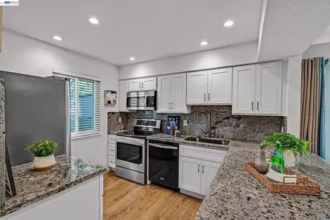 408 Old Orchard Ct, Danville, CA 94526
