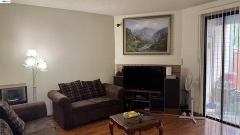 6043 Joaquin Murieta Ave #D, Newark, CA 94560