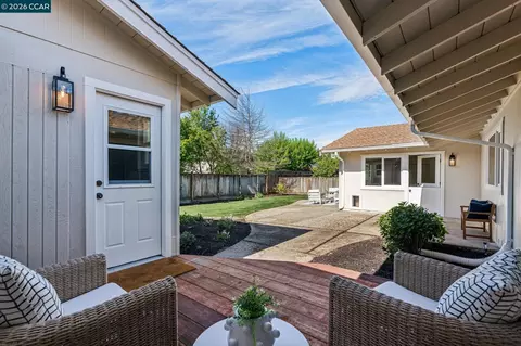 Exterior - 152 Tharp Dr, Moraga, CA 94556 photo 6 of 9