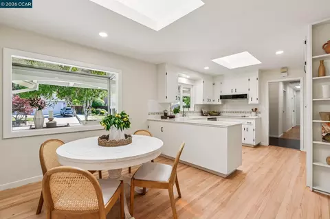Dining - 152 Tharp Dr, Moraga, CA 94556 photo 3 of 4