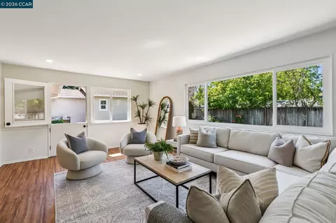 Living - 152 Tharp Dr, Moraga, CA 94556 photo 7 of 8