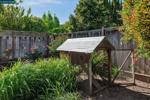 Exterior - 152 Tharp Dr, Moraga, CA 94556 photo 9 of 9