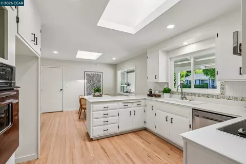 Kitchen - 152 Tharp Dr, Moraga, CA 94556 photo 1 of 2