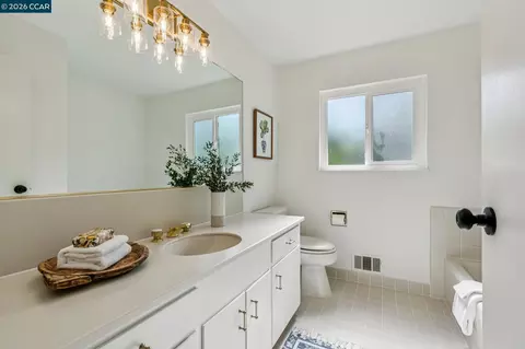 Bath - 152 Tharp Dr, Moraga, CA 94556 photo 3 of 3
