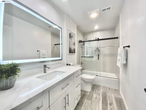 Bath - 277 Hackamore Cmn, Fremont, CA 94539 photo 2 of 3