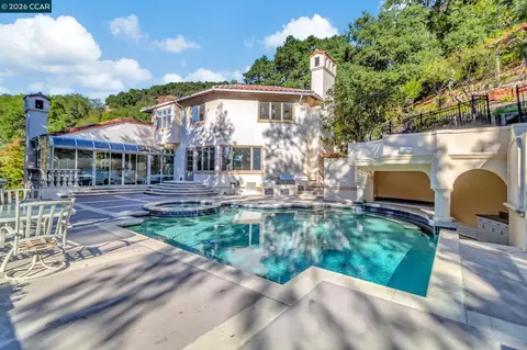 74 Yarrow Valley Ln, Orinda, CA 94563