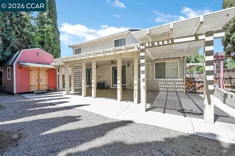 Exterior - 1720 Treehaven Ln, Tracy, CA 95376 photo 6 of 8