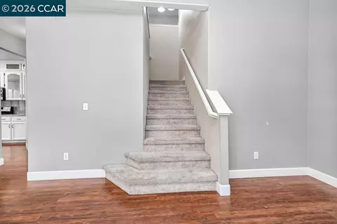 Entry Way - 1720 Treehaven Ln, Tracy, CA 95376 photo 2 of 2