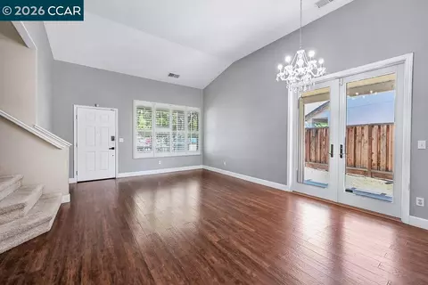 Living - 1720 Treehaven Ln, Tracy, CA 95376 photo 2 of 9