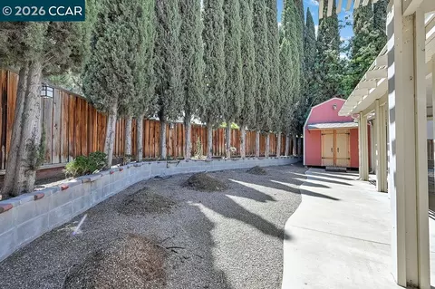 Exterior - 1720 Treehaven Ln, Tracy, CA 95376 photo 5 of 8