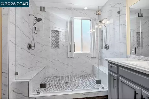 Bath - 1720 Treehaven Ln, Tracy, CA 95376 photo 3 of 4