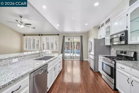 Kitchen - 1720 Treehaven Ln, Tracy, CA 95376 photo 1 of 1