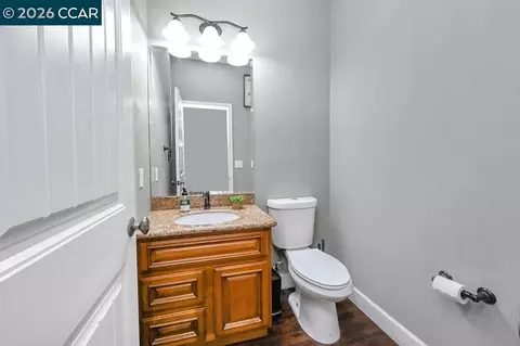 Bath - 1720 Treehaven Ln, Tracy, CA 95376 photo 1 of 4