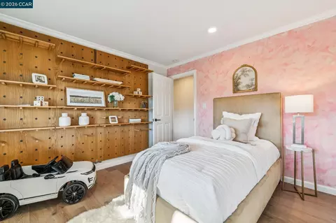 Bedroom - 3175 Surmont Dr, Lafayette, CA 94549 photo 6 of 7