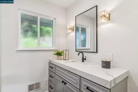 Bath - 3175 Surmont Dr, Lafayette, CA 94549 photo 5 of 5