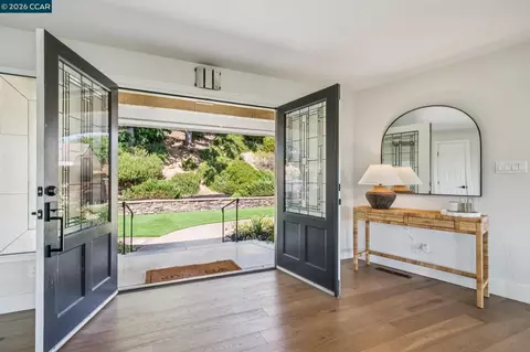 Entry Way - 3175 Surmont Dr, Lafayette, CA 94549 photo 2 of 4