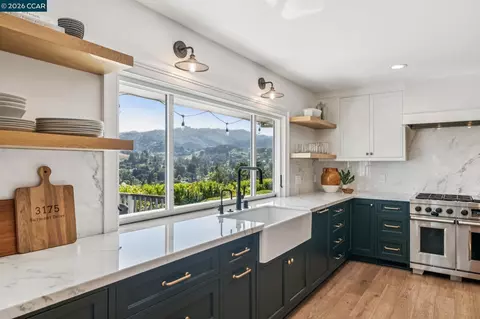 Kitchen - 3175 Surmont Dr, Lafayette, CA 94549 photo 4 of 8