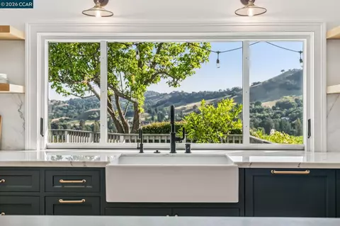 Kitchen - 3175 Surmont Dr, Lafayette, CA 94549 photo 7 of 8