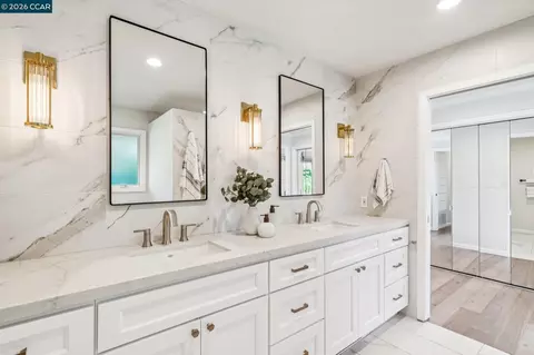 Bath - 3175 Surmont Dr, Lafayette, CA 94549 photo 1 of 5