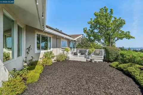 Exterior - 3175 Surmont Dr, Lafayette, CA 94549 photo 8 of 15