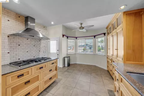 Kitchen - 1733 Pine Ct, Oakley, CA 94561 photo 4 of 5