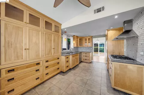 Kitchen - 1733 Pine Ct, Oakley, CA 94561 photo 1 of 5